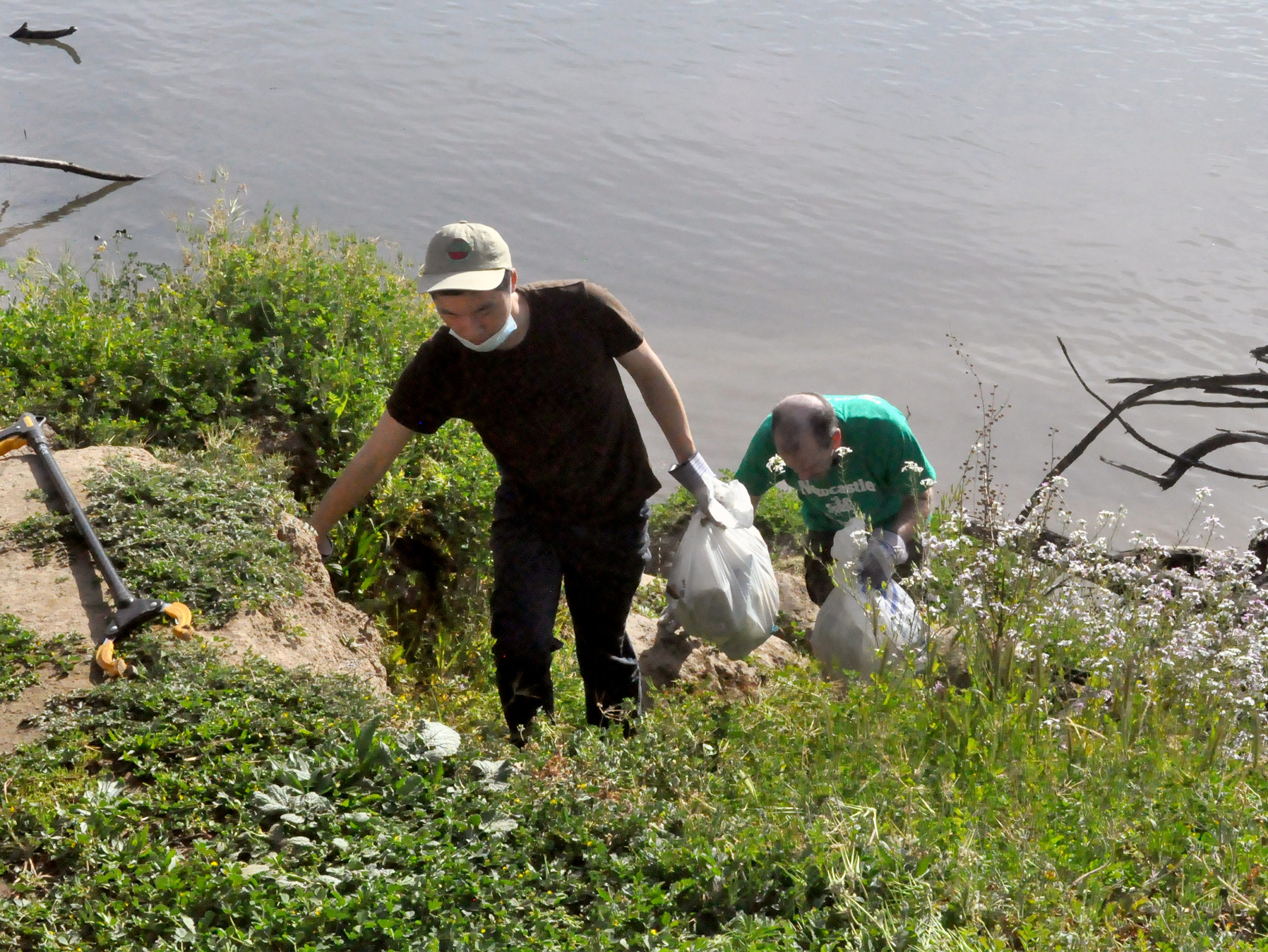 Team_Trash CTS team cleaning trash